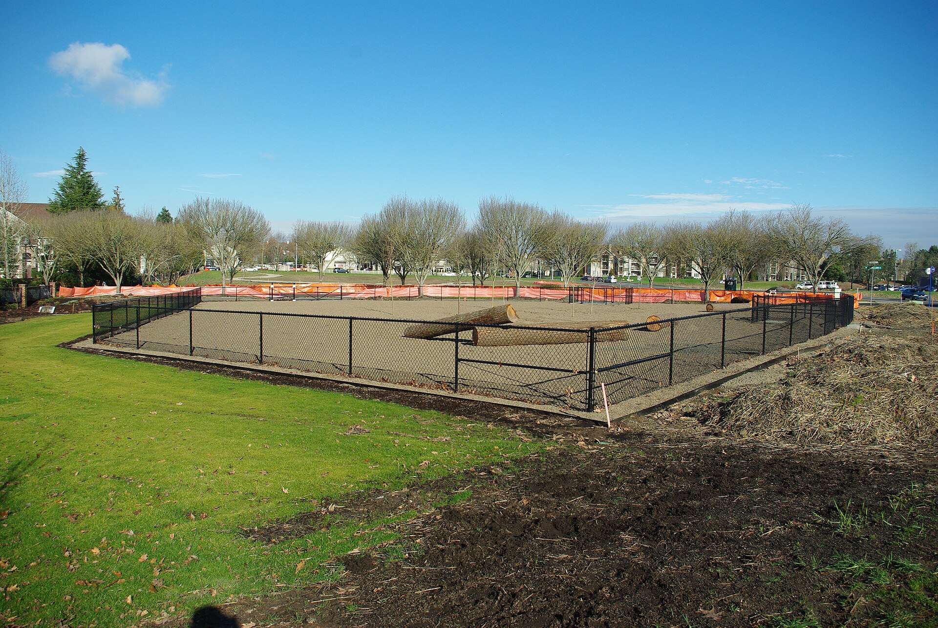 Dog park in Hillsboro, Oregon — photo by M.O. Stevens (CC BY-SA 4.0), via Wikimedia Commons